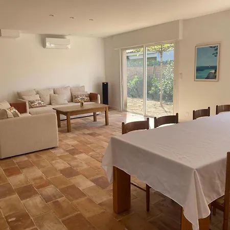 Vue Mer, Piscine Et A Pied - 9 Pers Villa *